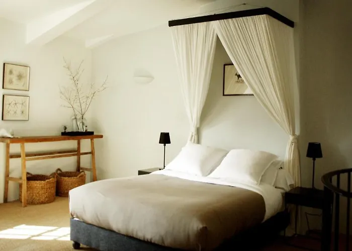 فندق مبيت وإفطار Monte Arena Montaren-et-Saint-Médiers